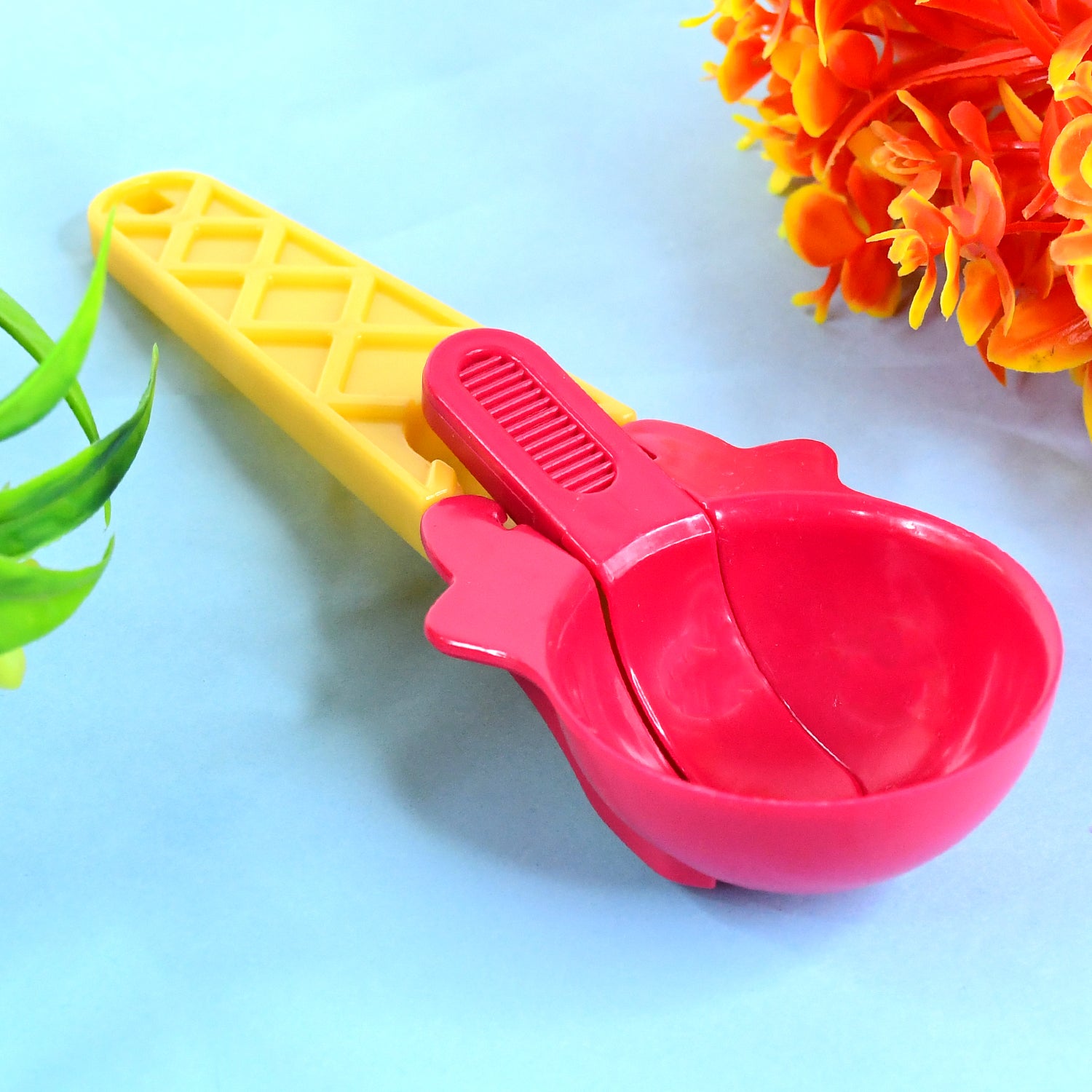1-piece Plastic Ice Cream  Watermelon Scooper With Trigger Dipper 1-piece Plastic Ice Cream  Watermelon Scooper With Trigger Dipper